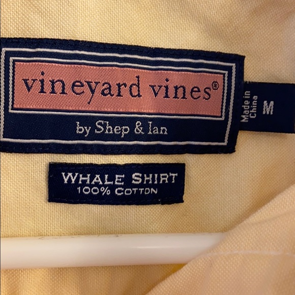 Vineyard Vines Yellow whale shirt EUC - Picture 4 of 4